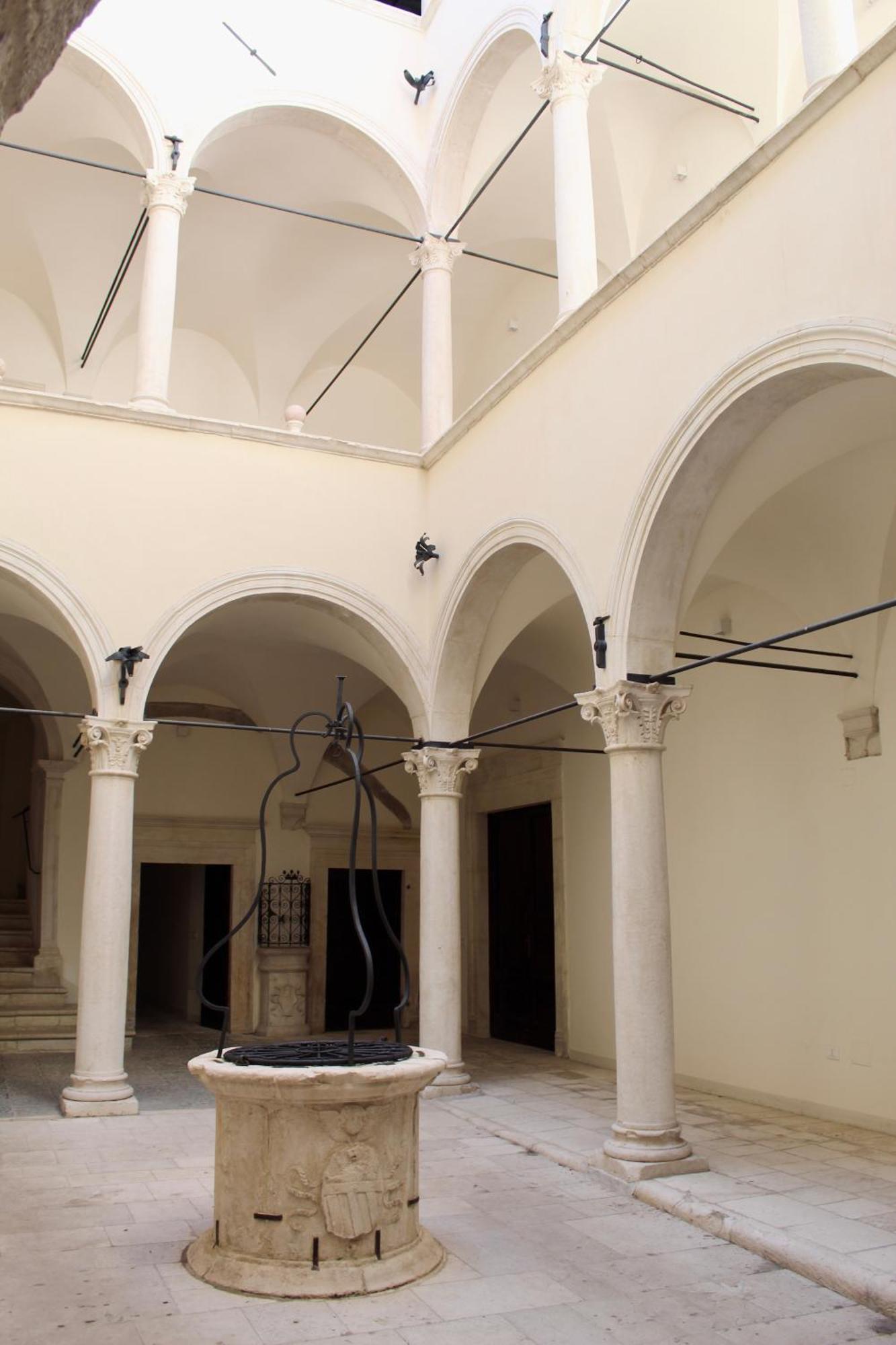 Ferienwohnung Dragonetti Luxury House LʼAquila Exterior foto